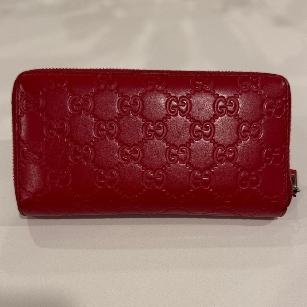 🌹Gucci Microguccissima Red Embossed Signature Zip Wallet with Gold-Tone Accent - Picture 2 of 12